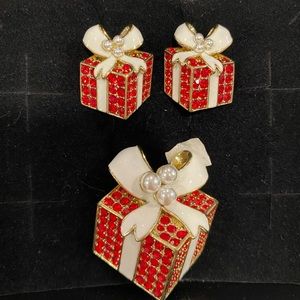 Heidi Daus Enamel & Crystal Embellished Gift Pin & Earrings Set. New in box!